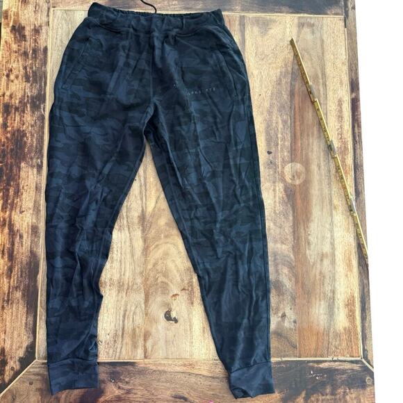 Alphalete Women's Black High Rise Camouflage Print Joggers Pants Size Medium - Picture 1 of 4